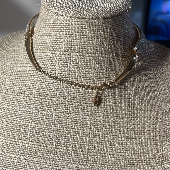 Elegant Gold and Silver Necklace Vintage XOXO Choker. WA283 - Picture 3 of 5